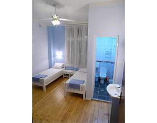 Гостевой дом Interhost Guest rooms and apartments София Стандартный двухместный номер с 1 кроватью или 2 отдельными кроватями-3